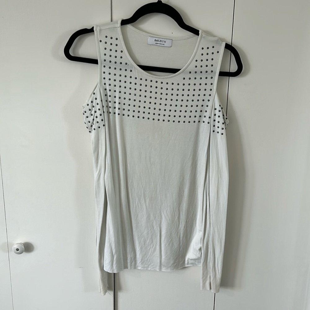 BAILEY 44 top